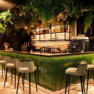 **** Hotel Anne De Bretagne France
